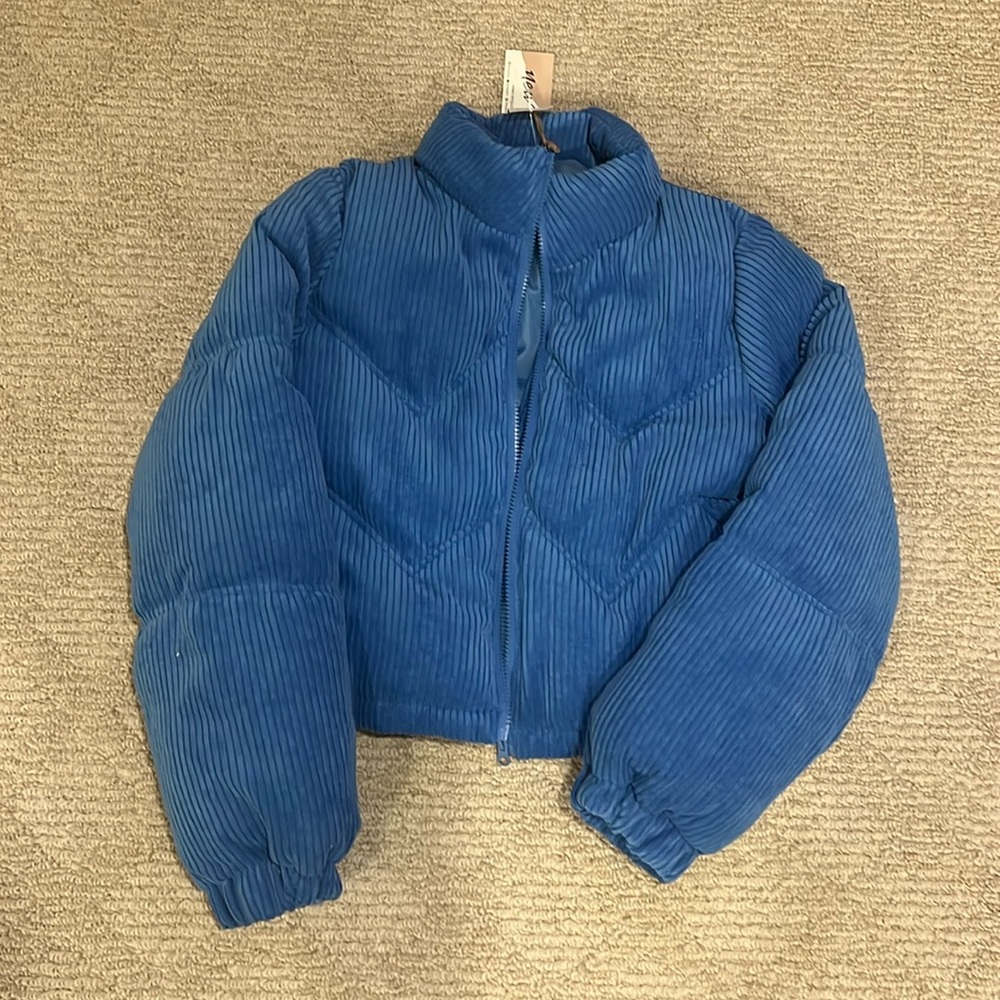 Puffy jackets in beautiful blue size medium brand new